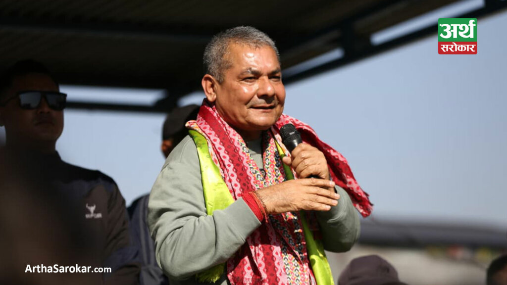 सुकुम्बासी उक्साउँदै दुर्गा प्रसाईं, बस्तीमै पुगेर भने- ‘बालेनविरुद्ध लड्न तपाईंहरुलाई म सहयोग गर्छु’