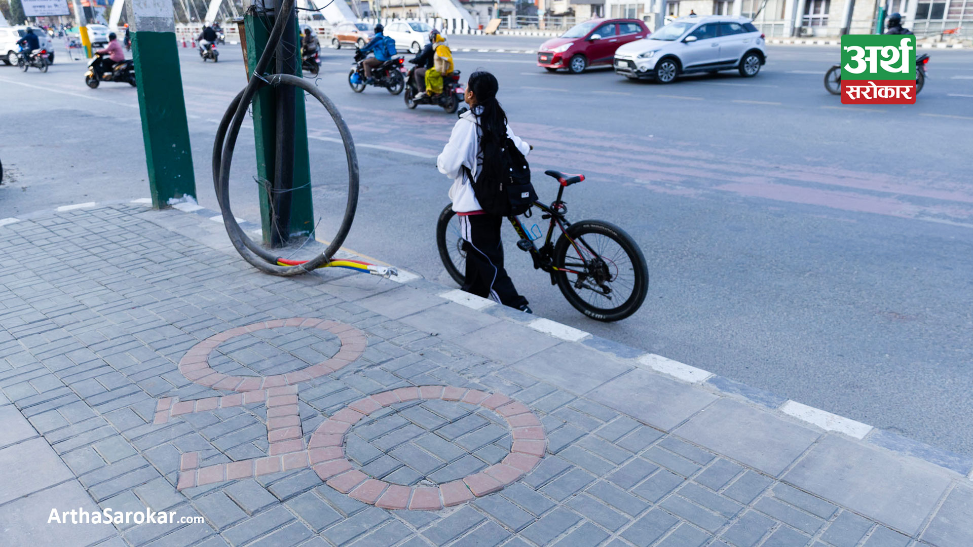 महानगरले बनाएको साइकल लेनमा त्रुटि नै त्रुटि, के भन्छन् साइक्लिस्ट ? (तस्विरहरू)